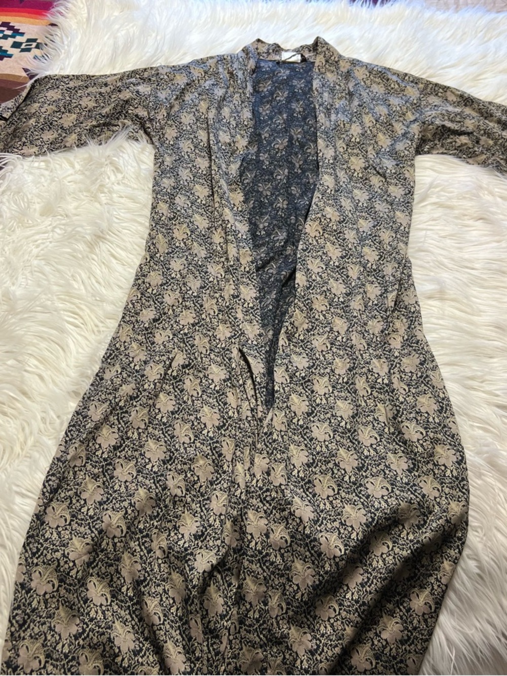 Petals 100% cotton Floral Print Open Front robe in Beige and Black kimono